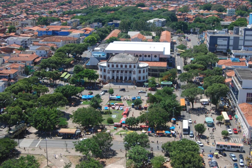 Da Deodoro a Pedrinhas: gangues, galeras e facções: Do Mito às origens