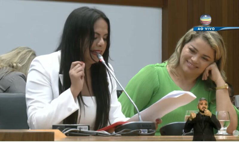 Simone, “você é uma menina má”