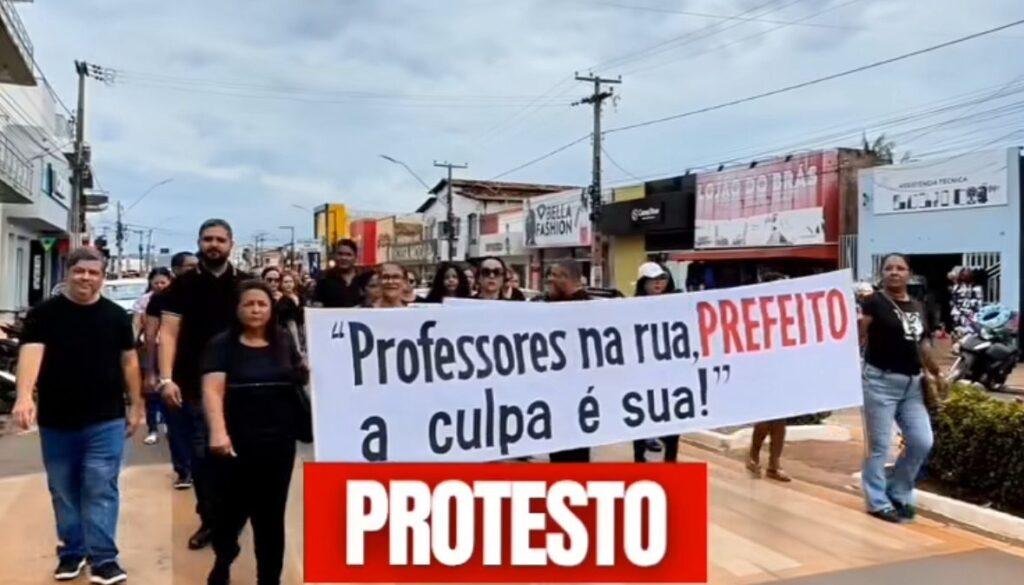 Servidores da Educação protestam por direitos e cumprimento de plano de carreira