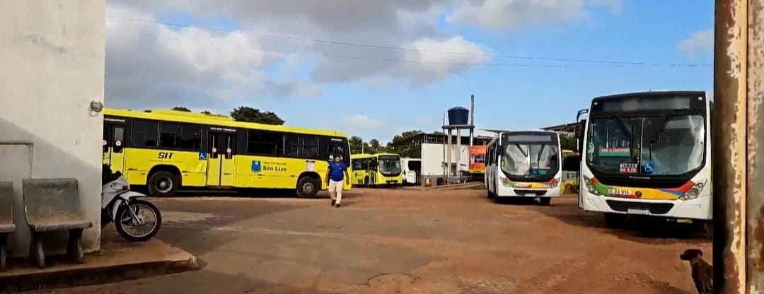 Greve dos Rodoviários Empresas Marina e 1001 têm frota paralisada por atraso salarial e deixa milhares sem transporte