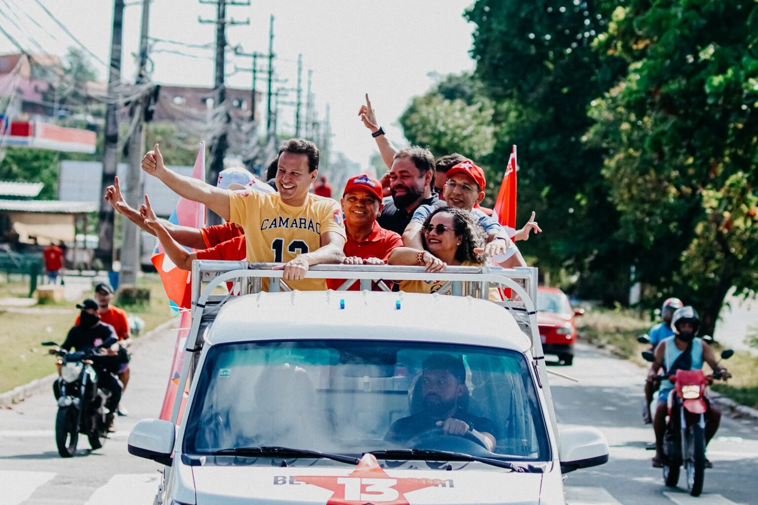 Carreata do time de Camarão e Lula empolga população e mostra a força popular no Maranhão